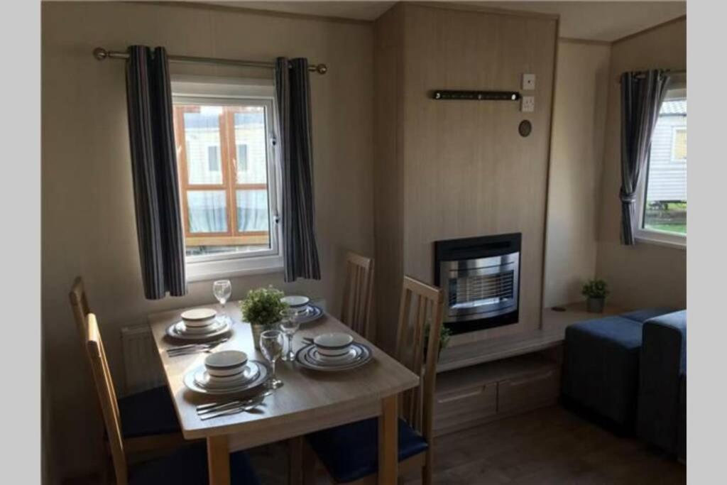 8 Berth Caravan At Parkdean Camber Sands Εξωτερικό φωτογραφία